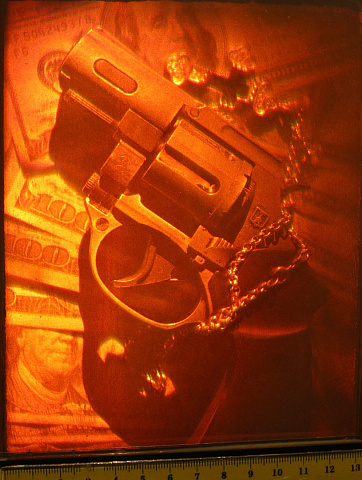 Револьвер Крест деньги-3D лазерная голограмма на пленке-5x6" (13 х 16 cm) 